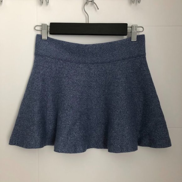 Aritzia Talula Vanderbilt Flare Skirt, size XS, soft & stretchy - Picture 1 of 4